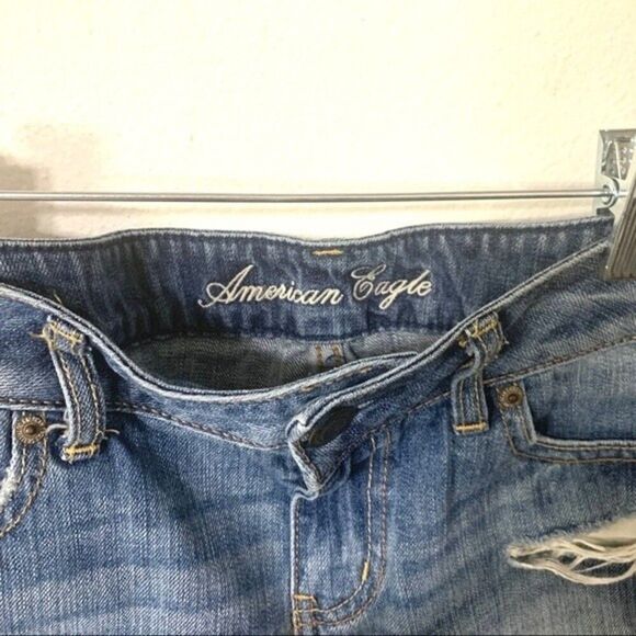 AMERICAN EAGLES short womens cuffed distressed denim shorts size 8 - Picture 3 of 5